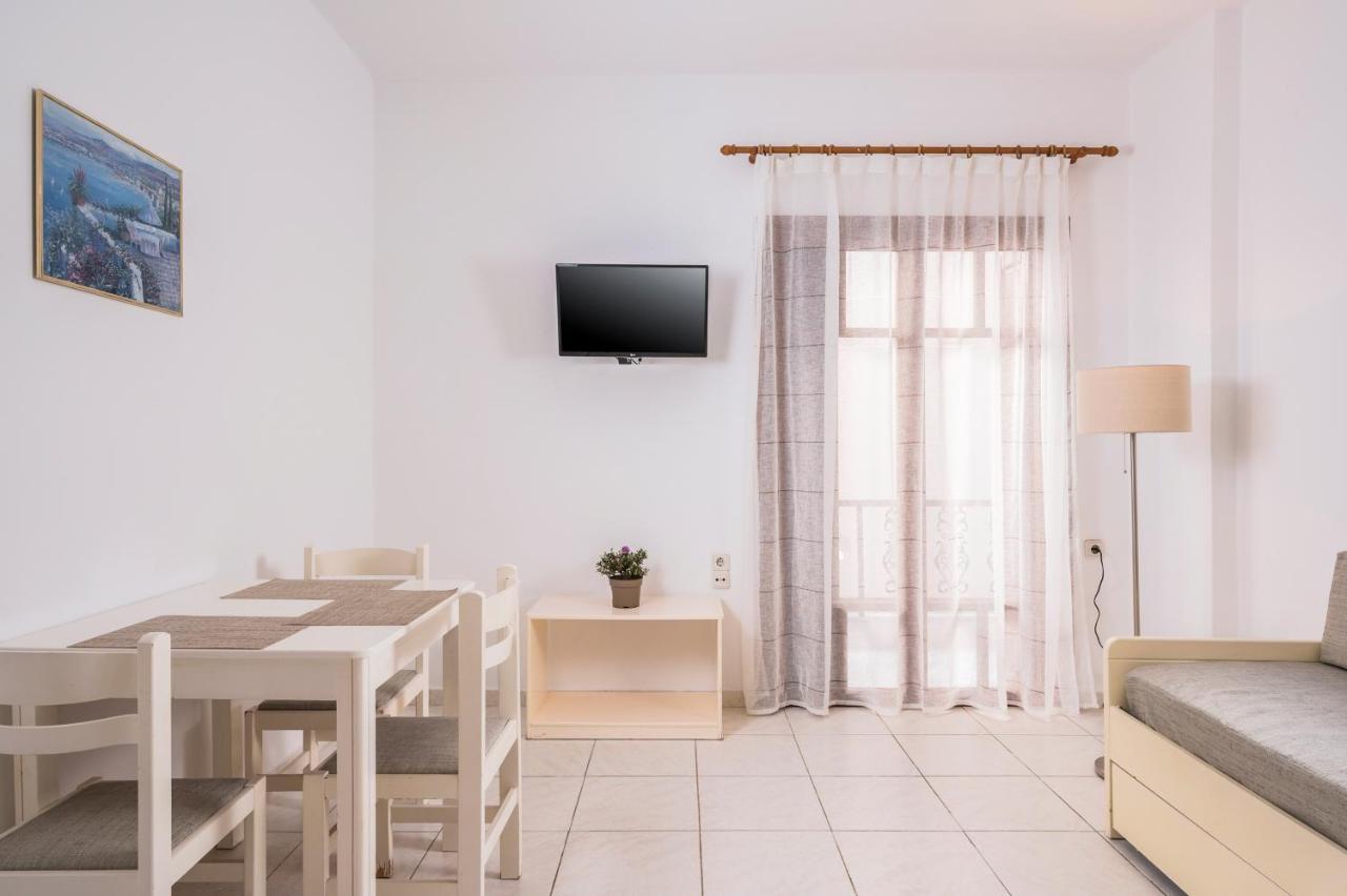 Captain Michalis Apartments Galatás Esterno foto
