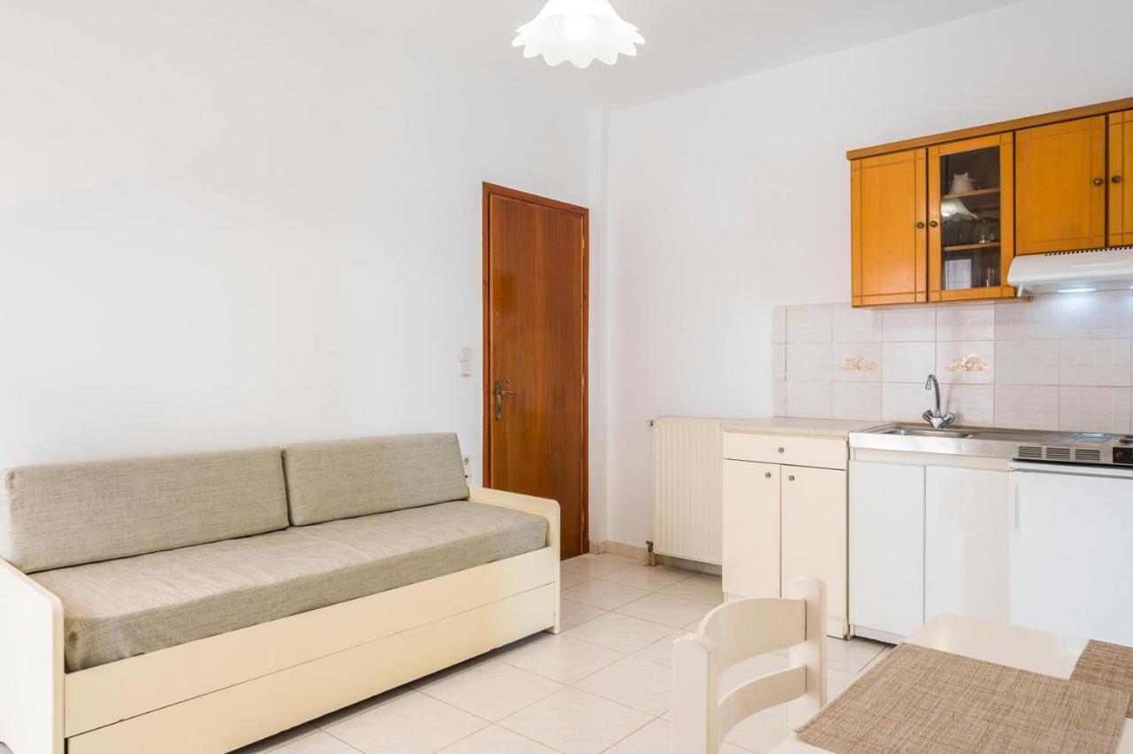 Captain Michalis Apartments Galatás Esterno foto